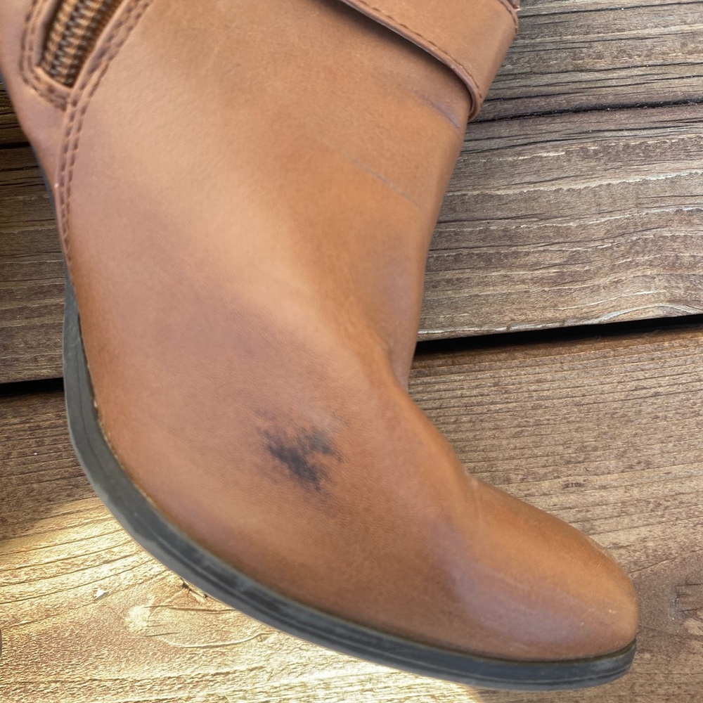 Express Booties, Size 7 - Picture 4 of 6